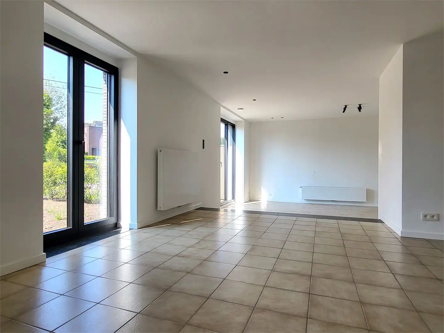 Prachtige moderne woning met bewoonbare oppervlakte van 166m² op 1209m² met zonnige tuin en garage. foto 10