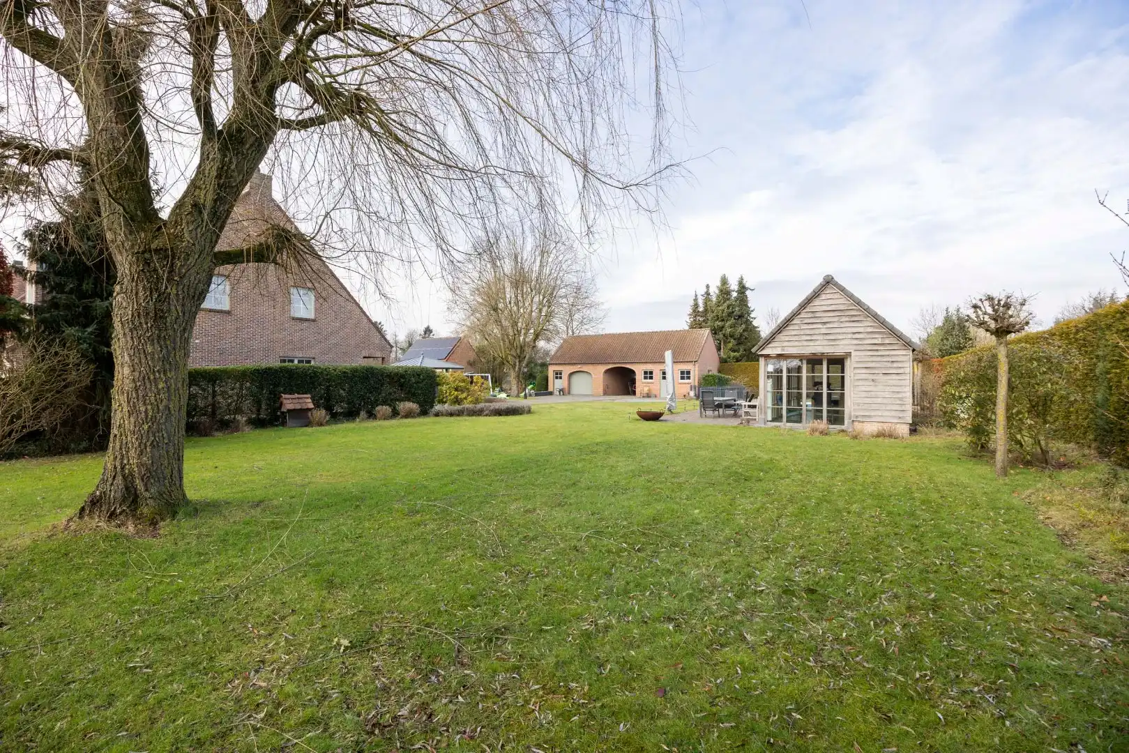 Prachtige ruime villa met naastliggende bouwgrond! foto 3