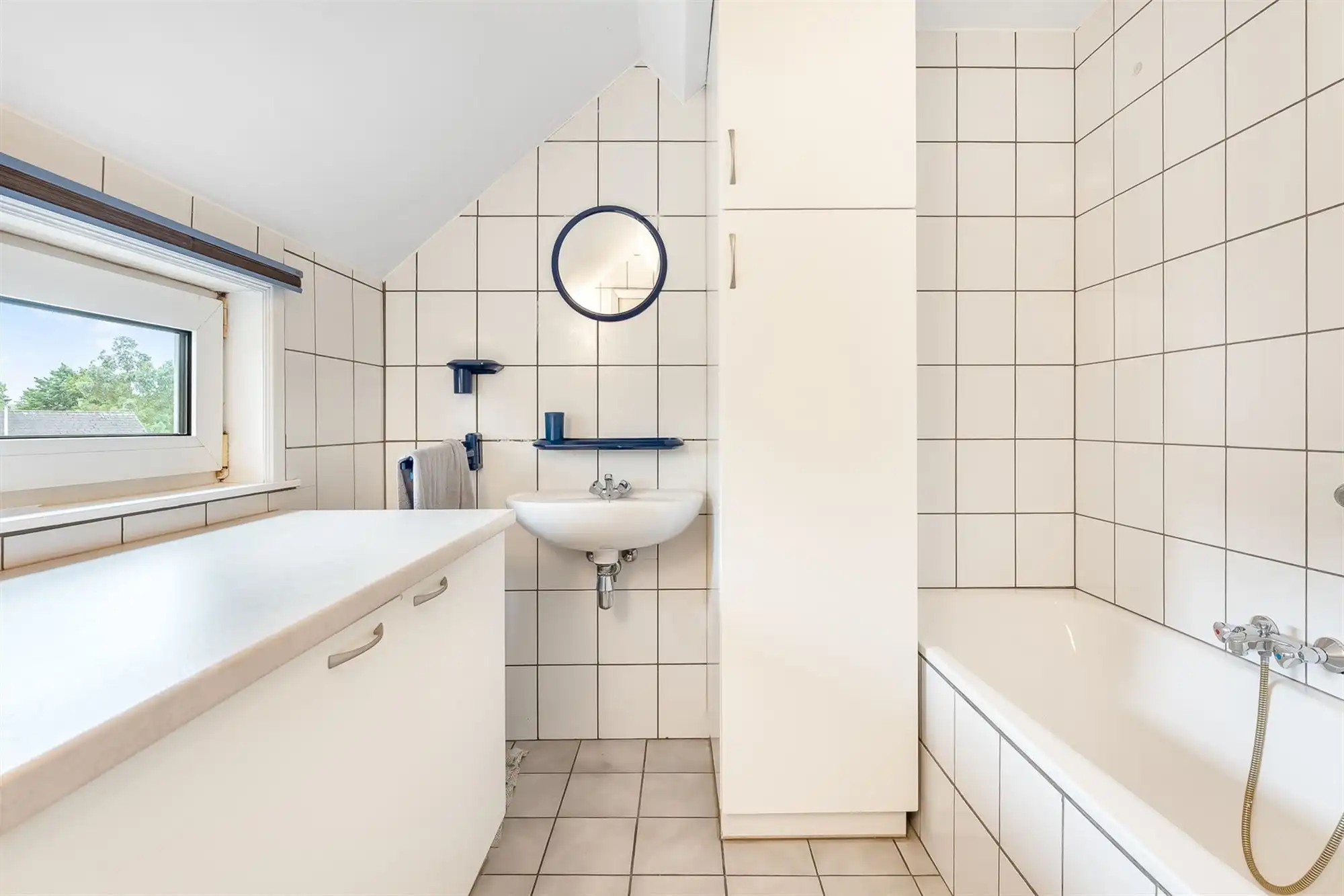 INSTAPKLAAR APPARTEMENT MET RUIM ZONNETERRAS PAL IN CENTRUM BALEN foto 17