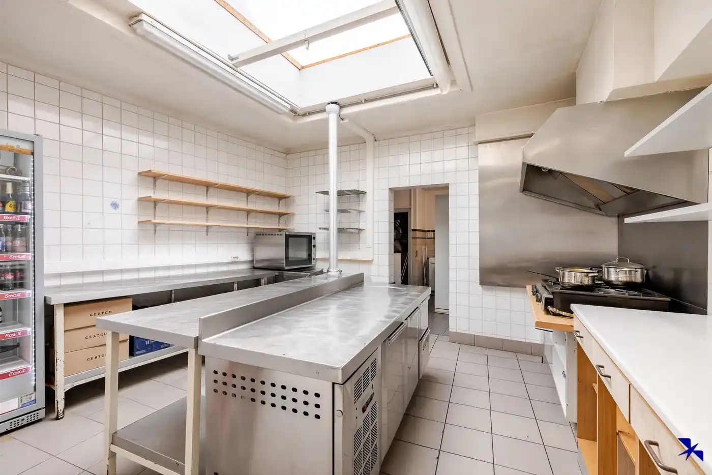 Gebouw voor gemengd gebruik: handelsruimte met 2 appartementen foto 5