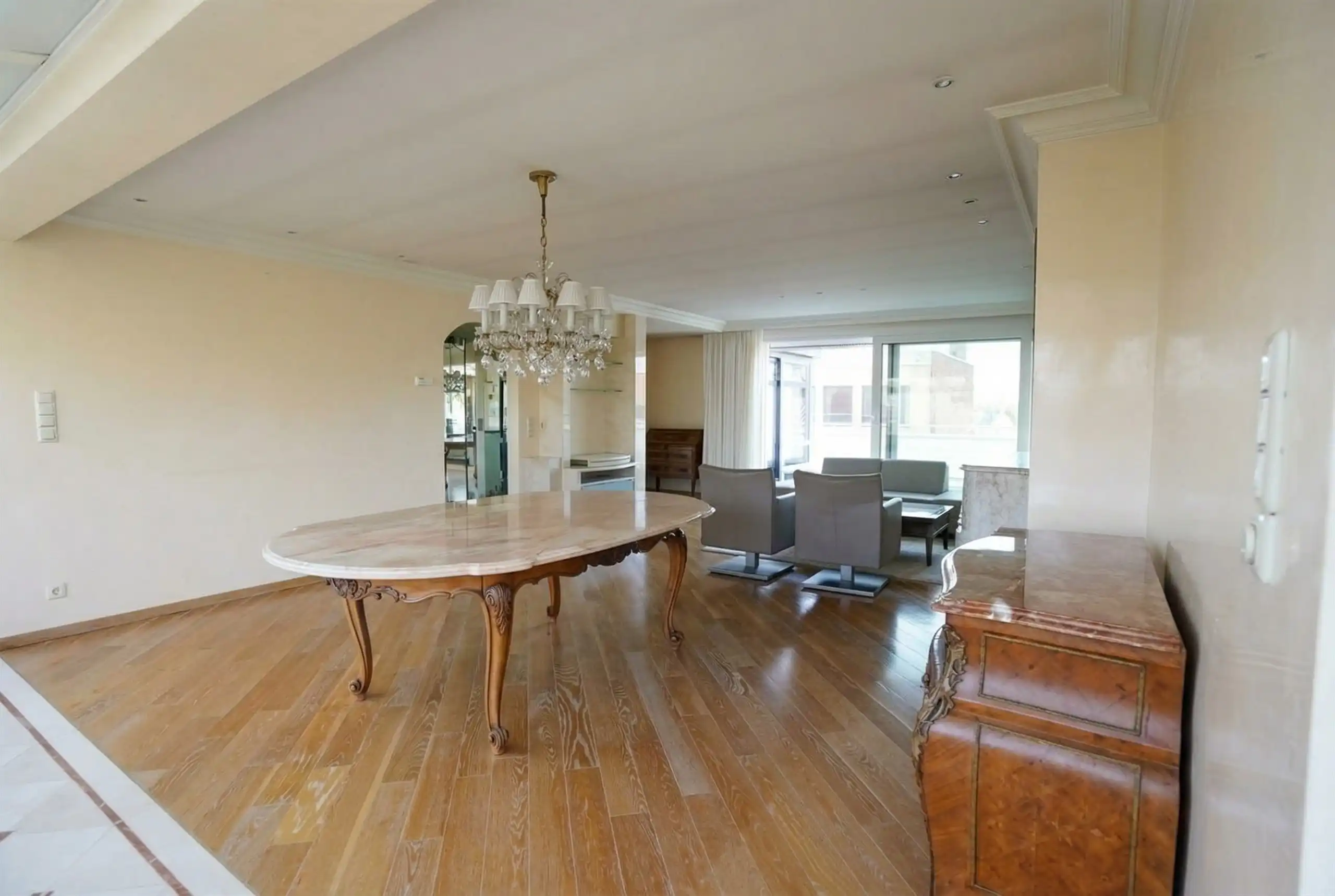 Elegant dakappartement met groot terras en garage! foto 6