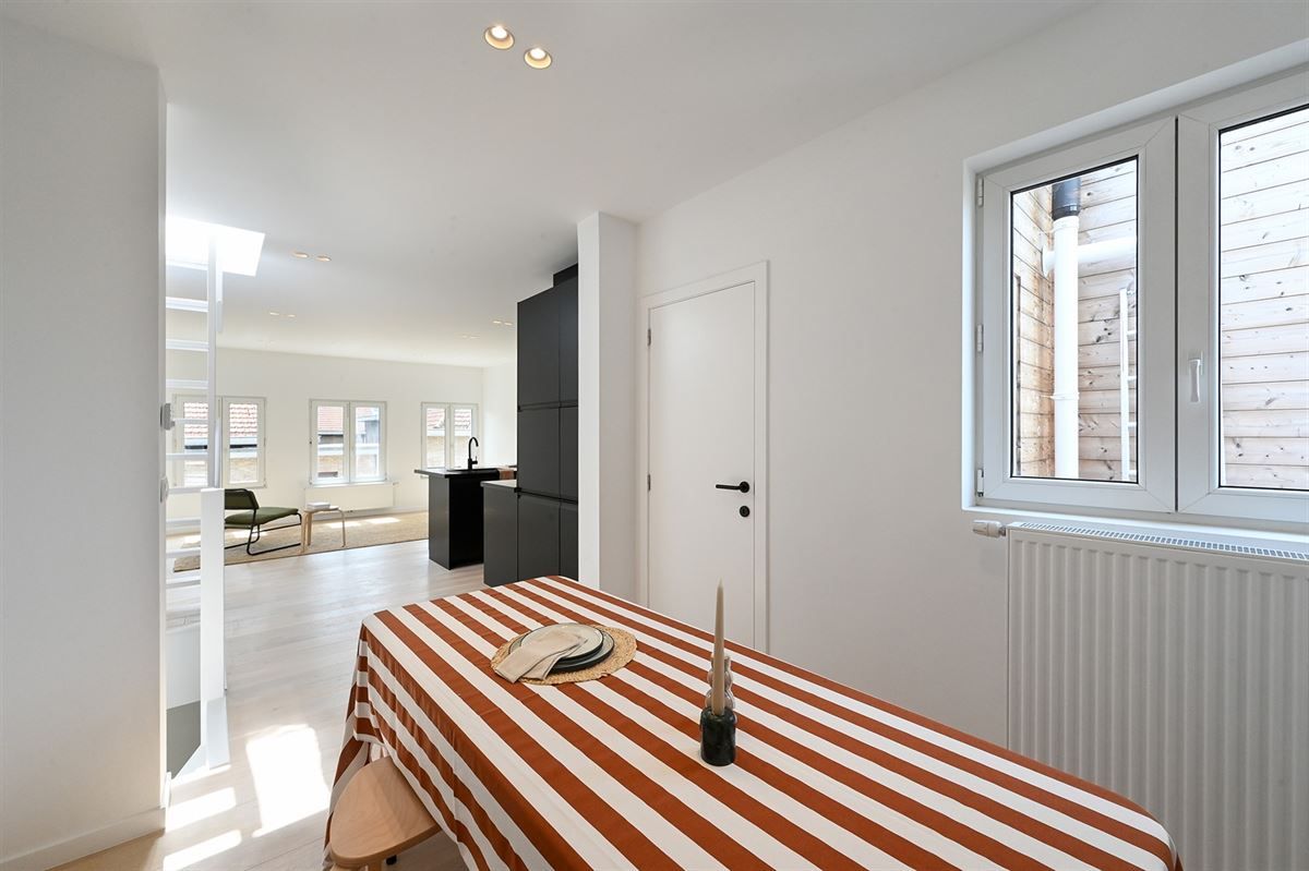 Volledig gerenoveerde opbrengsteigendom met 2 vergunde duplex-appartementen  foto 30