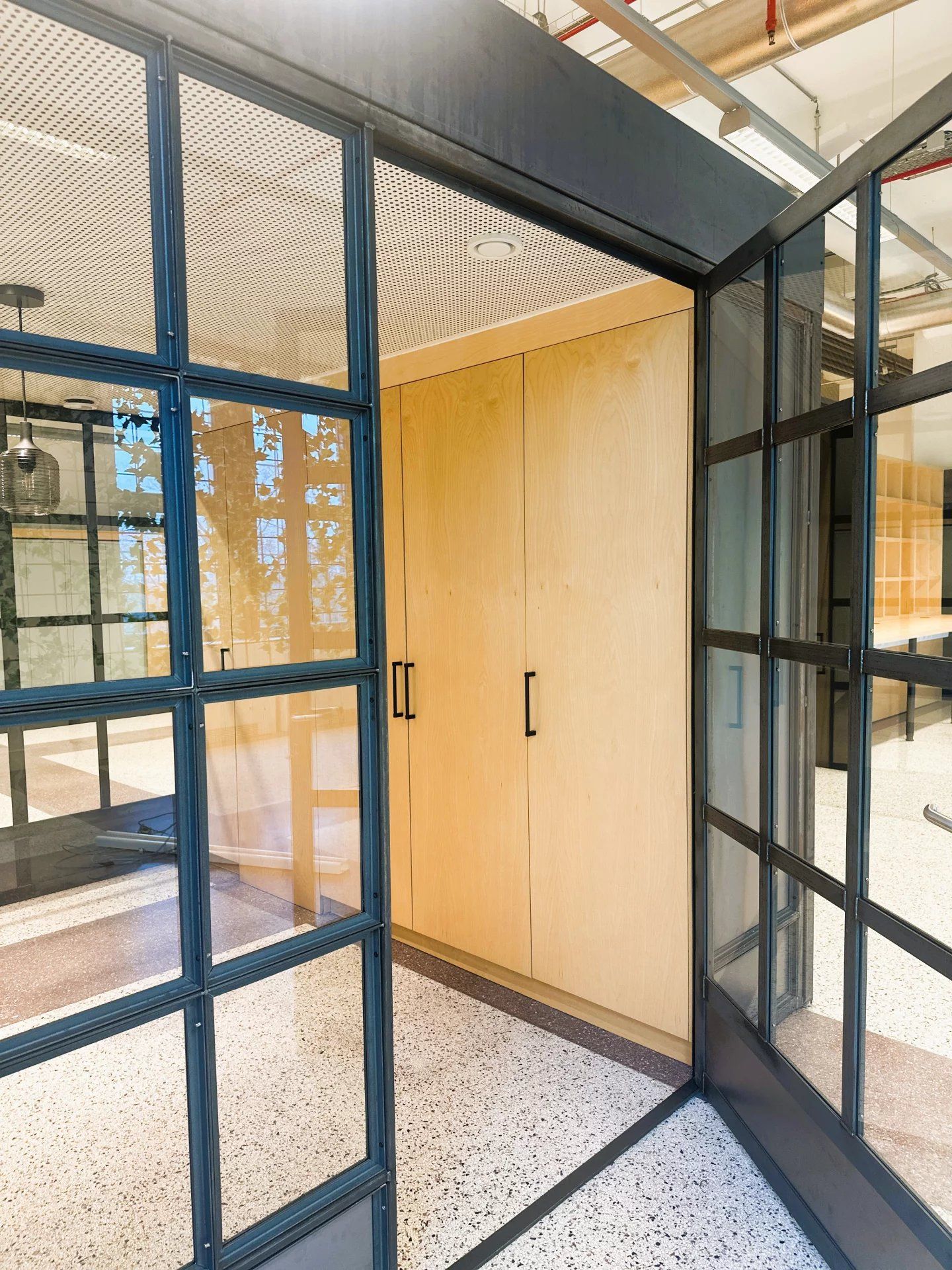 Unieke werkruimte in Thor Park Genk – 390m² multifunctionele klasse foto 16