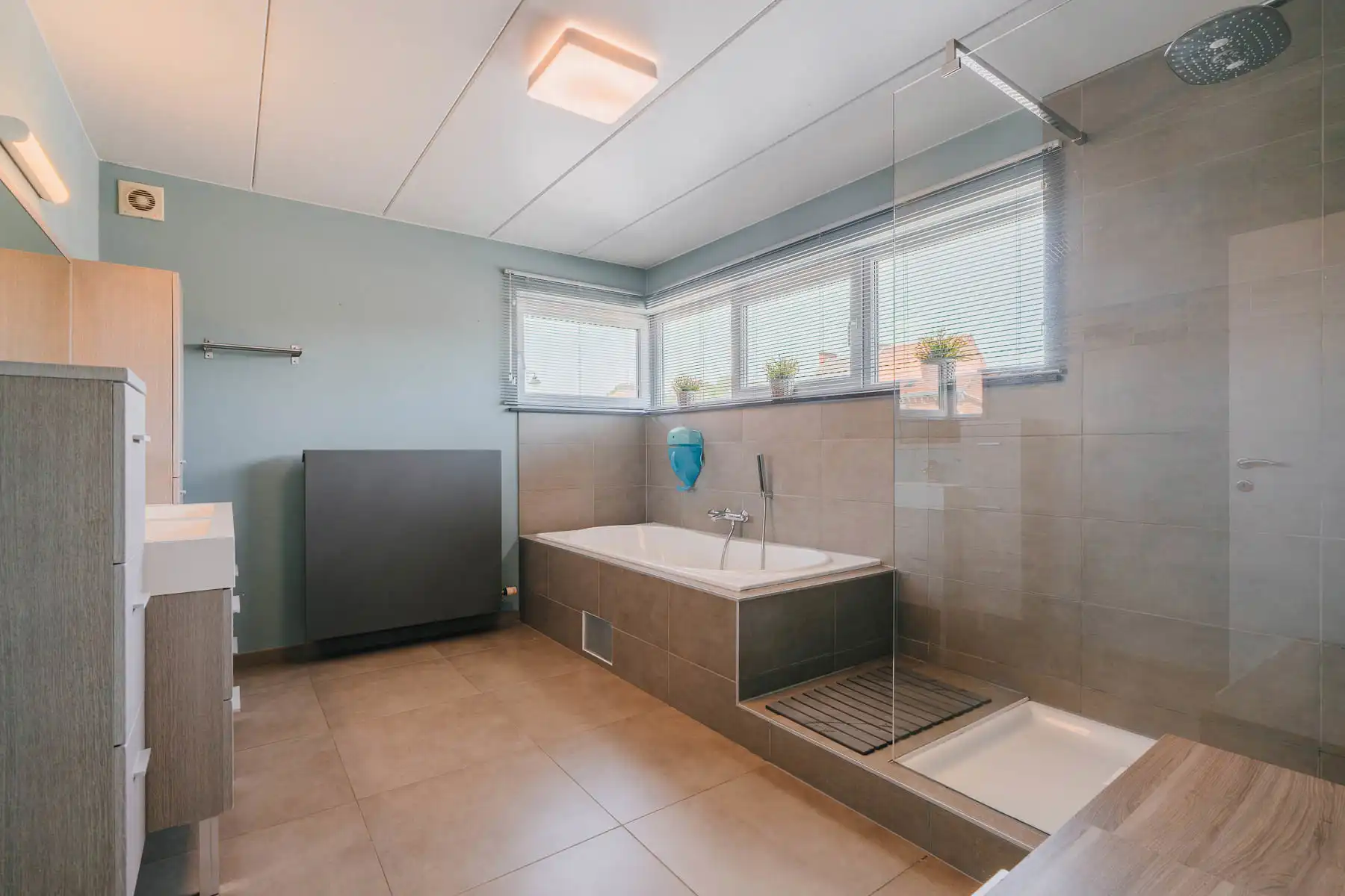 Ruime (278m²!), kwalitatieve gezinswoning met sterk EPC! foto 12