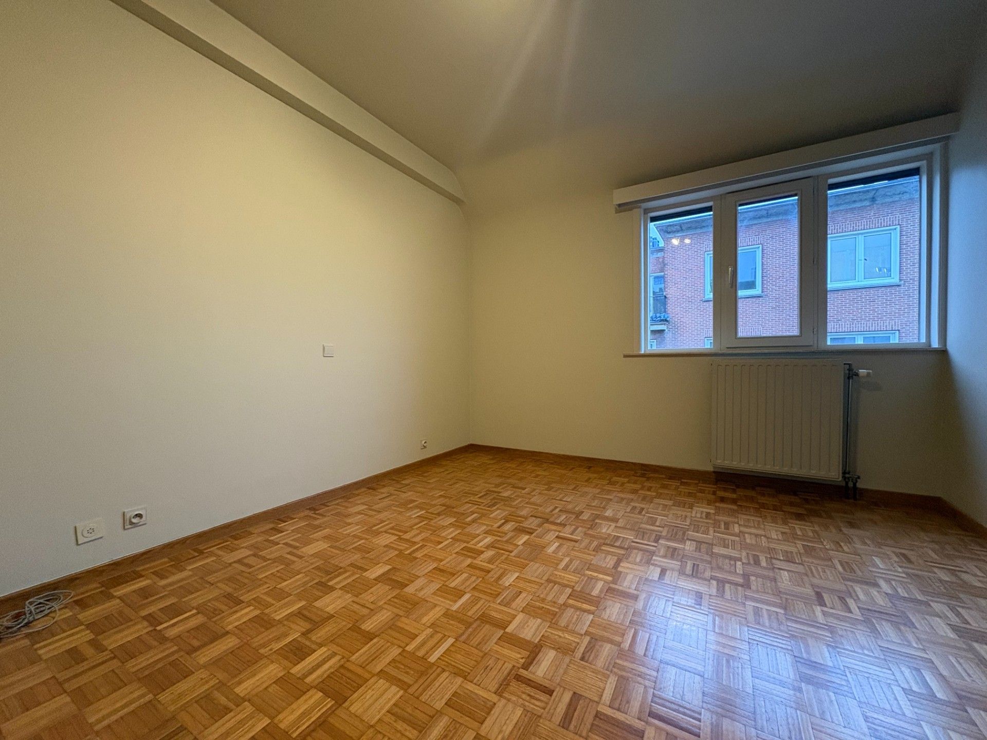 Ruim en lichtrijk 2-slaapkamerappartement in centrum Kortrijk foto 7