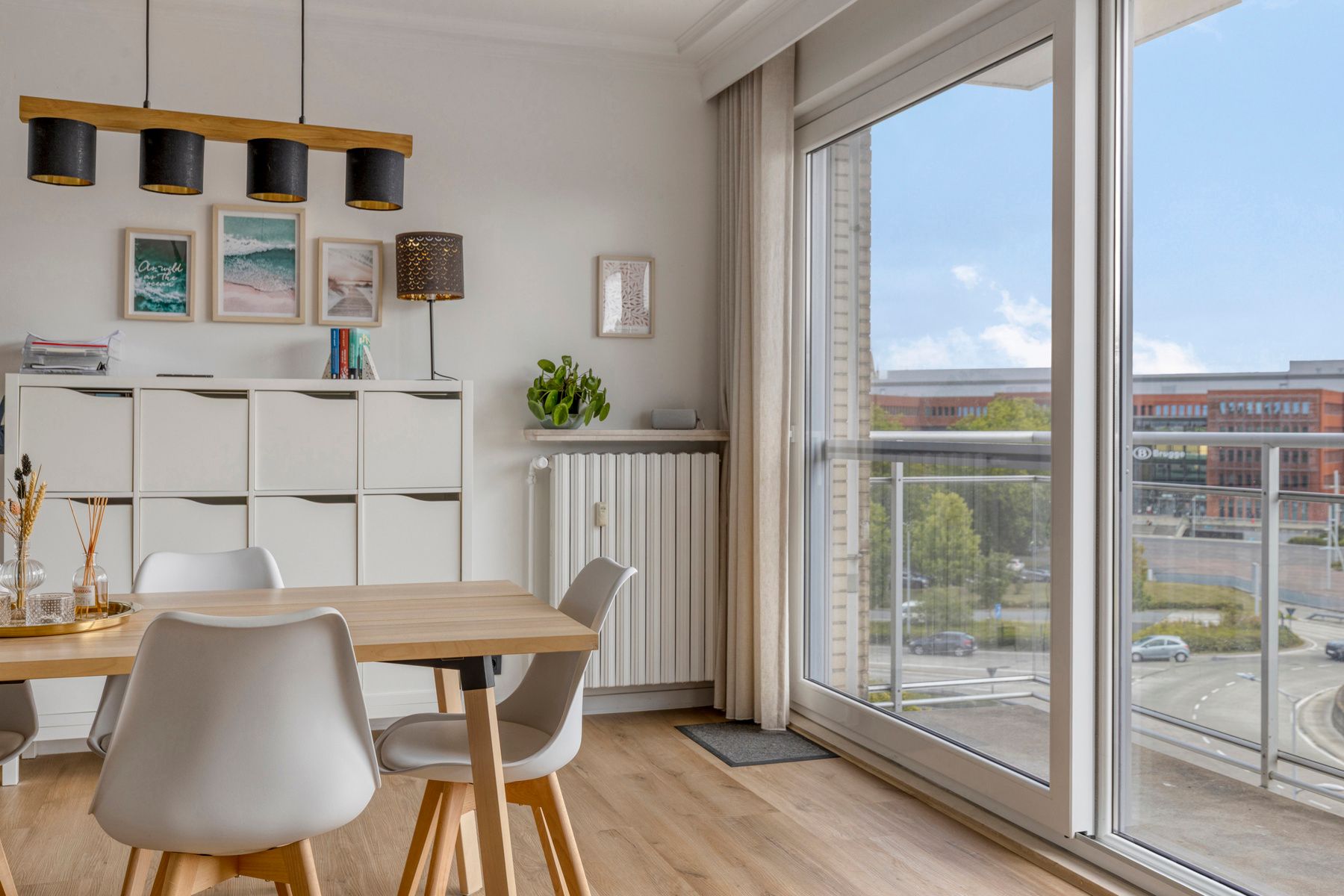 Centraal gelegen gerenoveerd appartement | Station Brugge foto 16