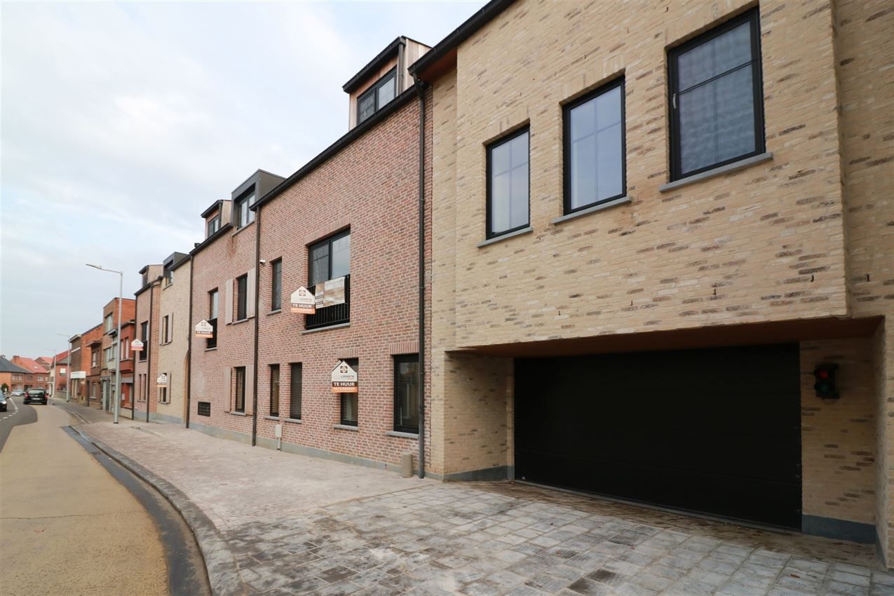 Unieke duplex met twee slpk, terras, autostaanplaats, label A foto {{pictureIndex}}