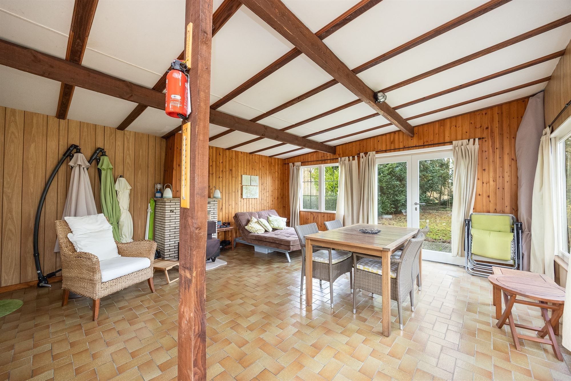 Charmante chalet met privatieve vijver op idyllisch perceel foto 15