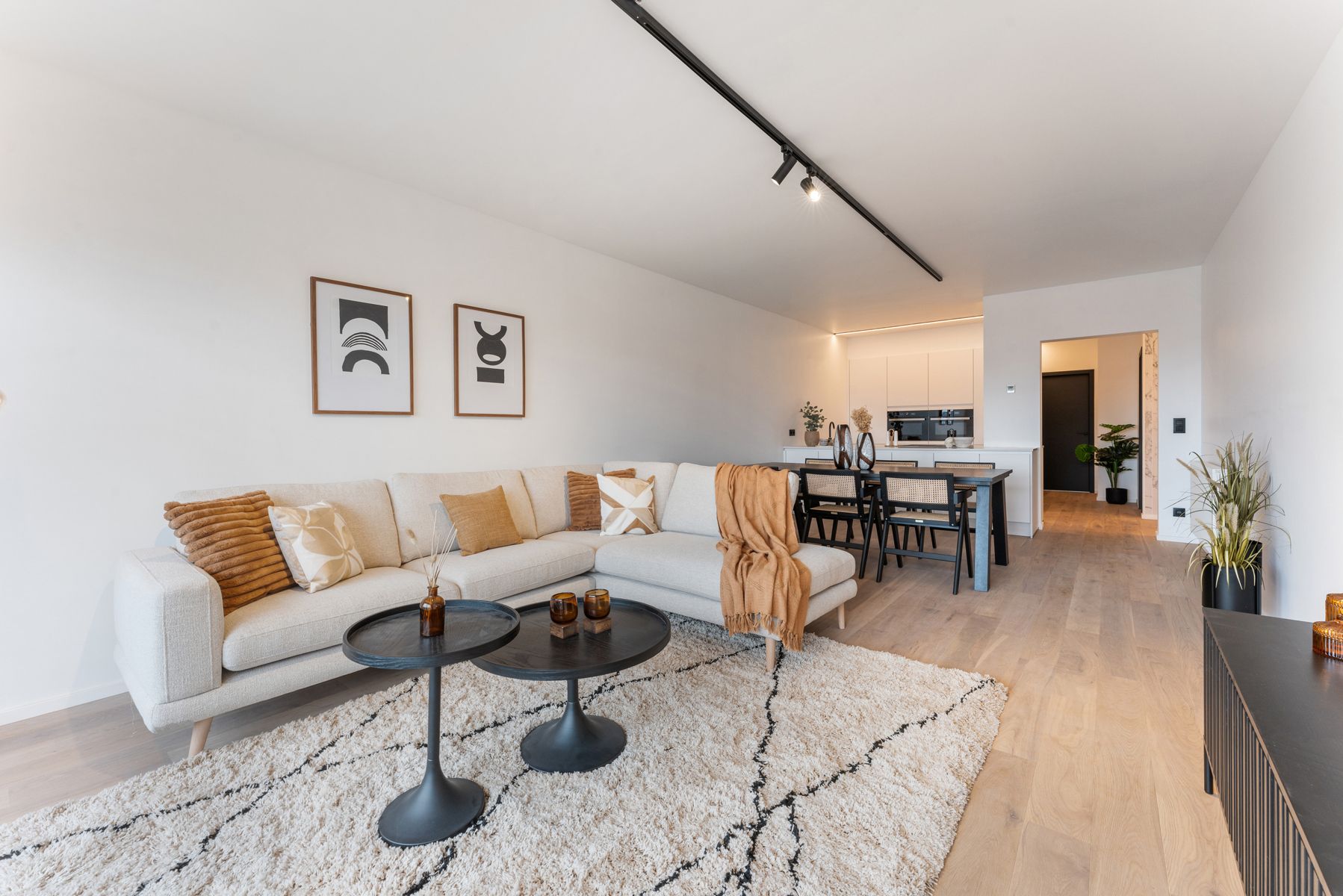 Prachtig vernieuwd appartement op enkele passen van zee foto 1