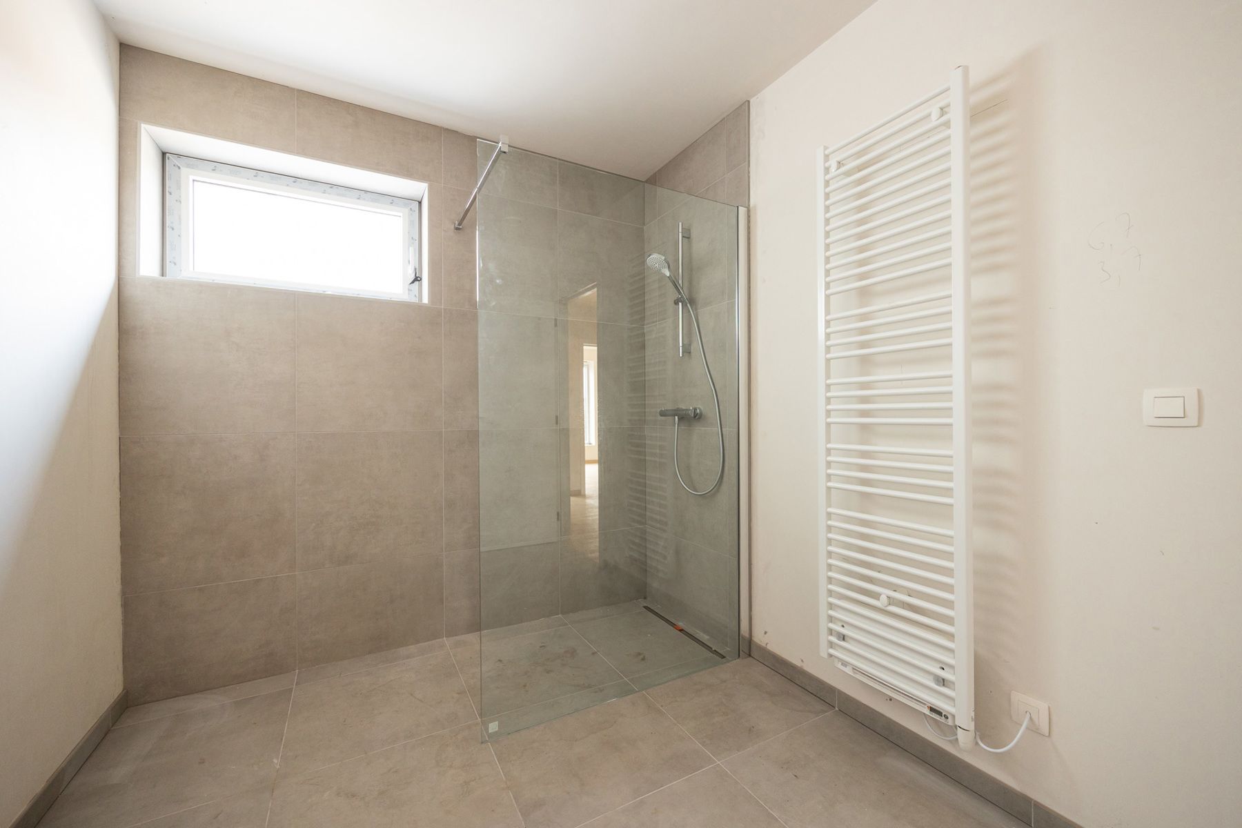 Woning met 3 slaapkamers en carport/fietsenberging op perceel van ca 366m² foto 17