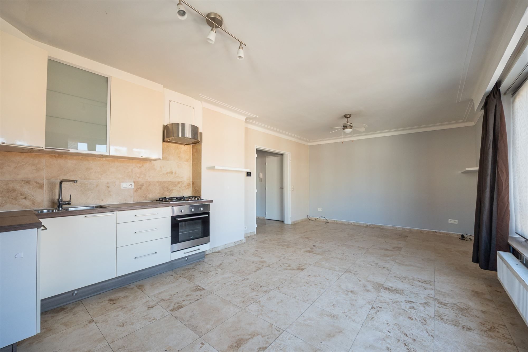 Verhuurd investeringsappartement met 2 slaapkamers foto 4