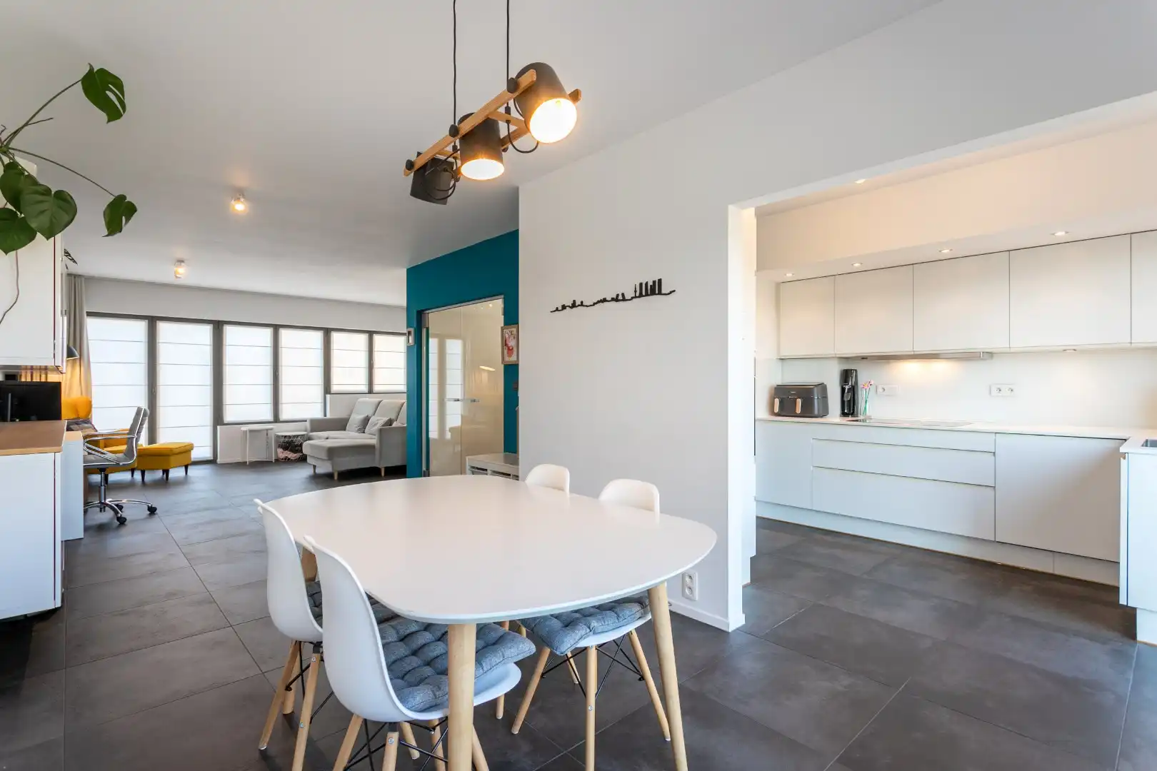 Bel-étage te koop met 3 slpks, terras en garage foto 8