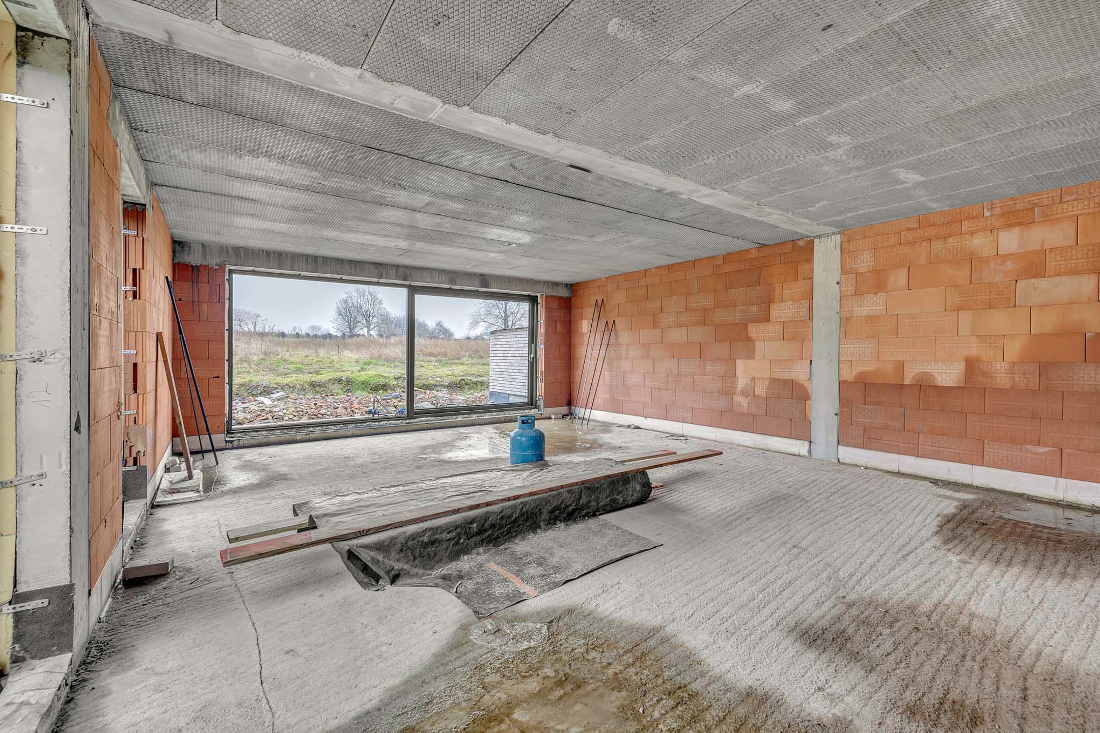 Halfopen nieuwbouwwoning op een prachtig perceel foto 8