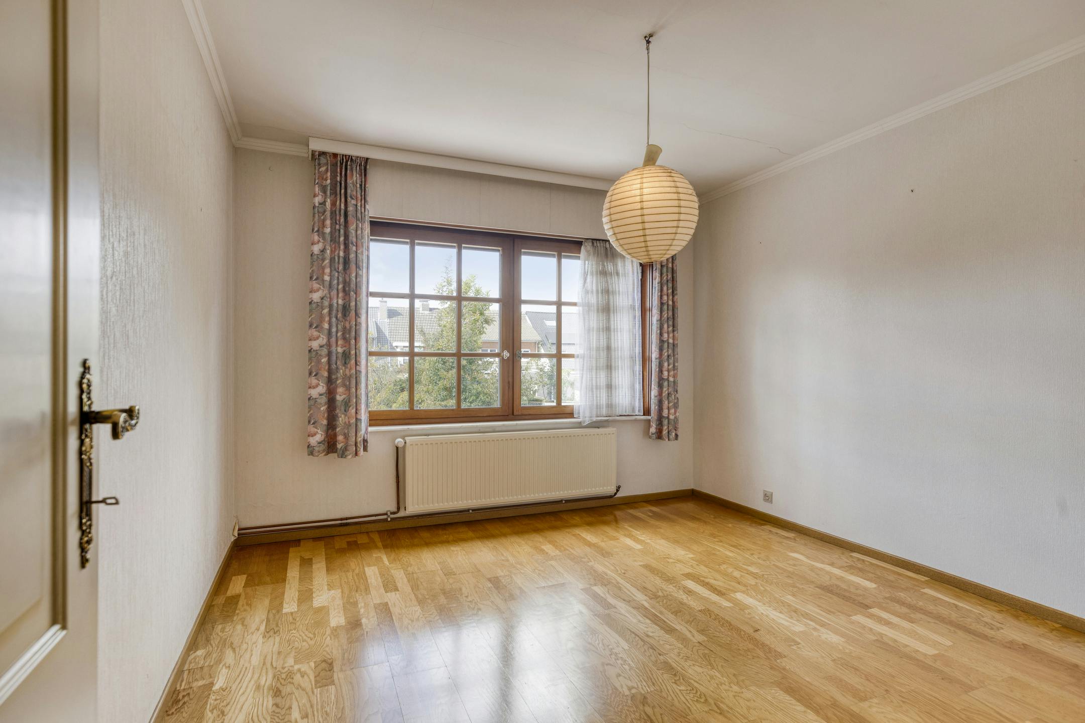 Halfopen huis te koop in Ieper met 4 kamers, tuin en garage foto 24