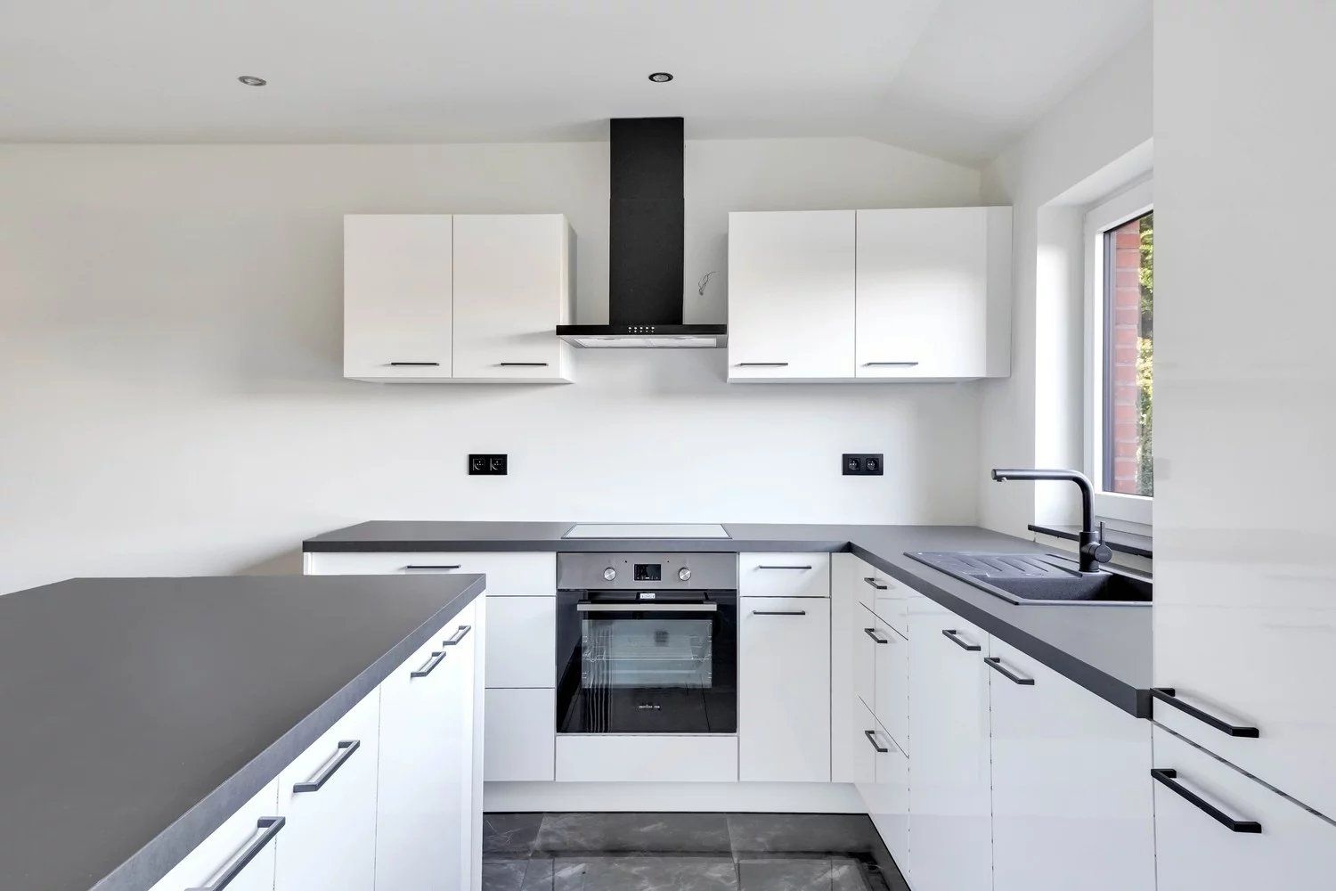 Gerenoveerde woning met vier slaapkamers en inpandige garage foto 6