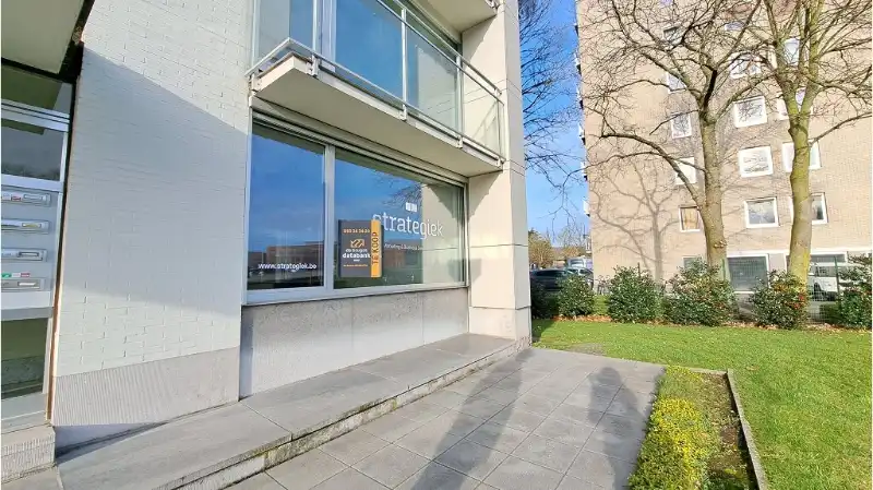 Ruime instapklare Kantoor- of Praktijkruimte Appartement te koop in Sint-Michiels Brugge foto 12