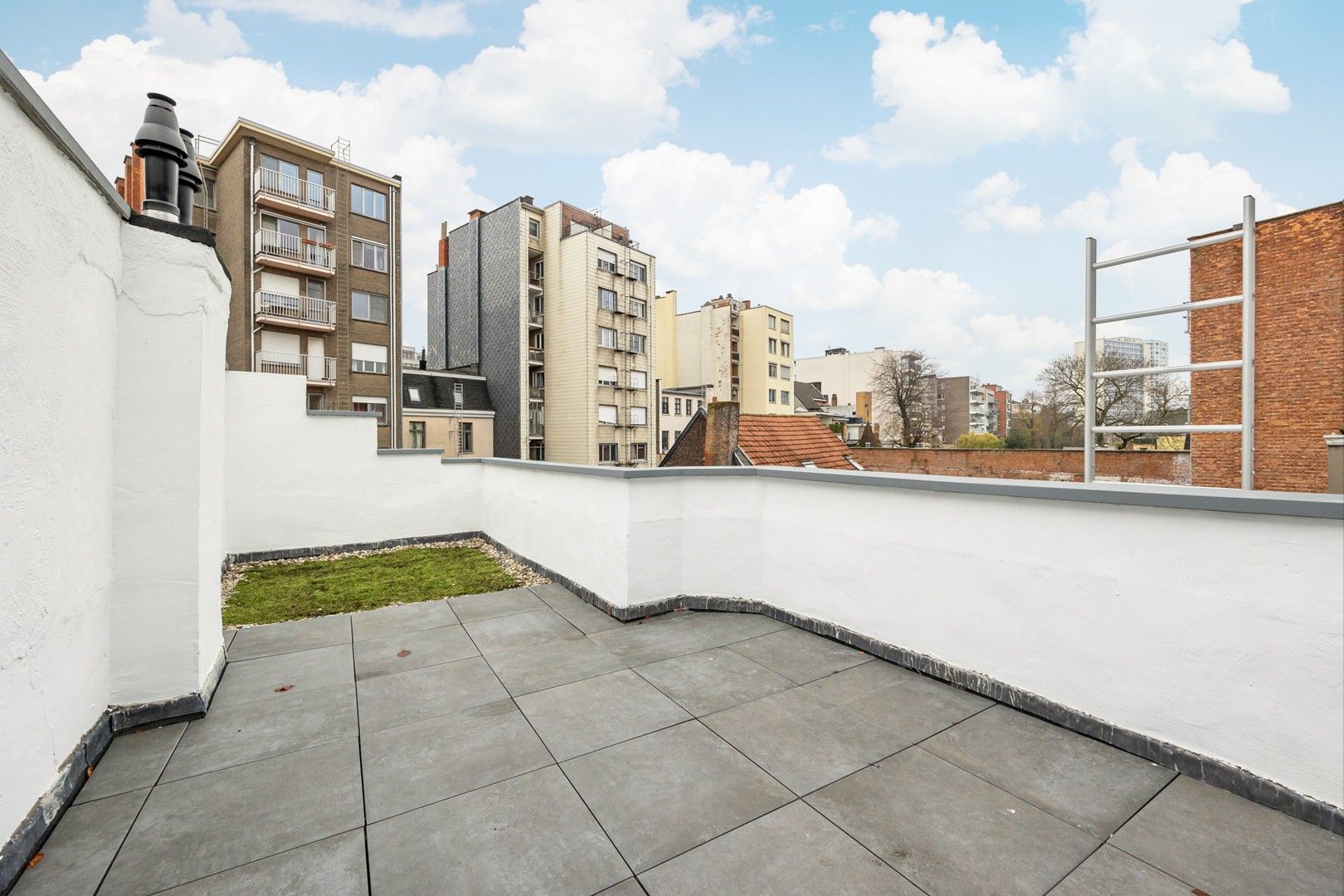 GERENOVEERDE OPBRENGSTEIGENDOM foto 19