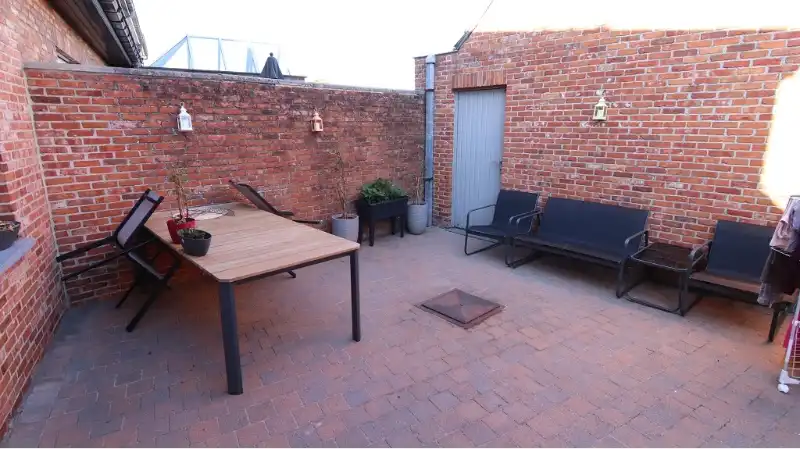 Ruime koppelwoning met 3 slaapkamers Garage en Tuin te huur in Brugge foto 12