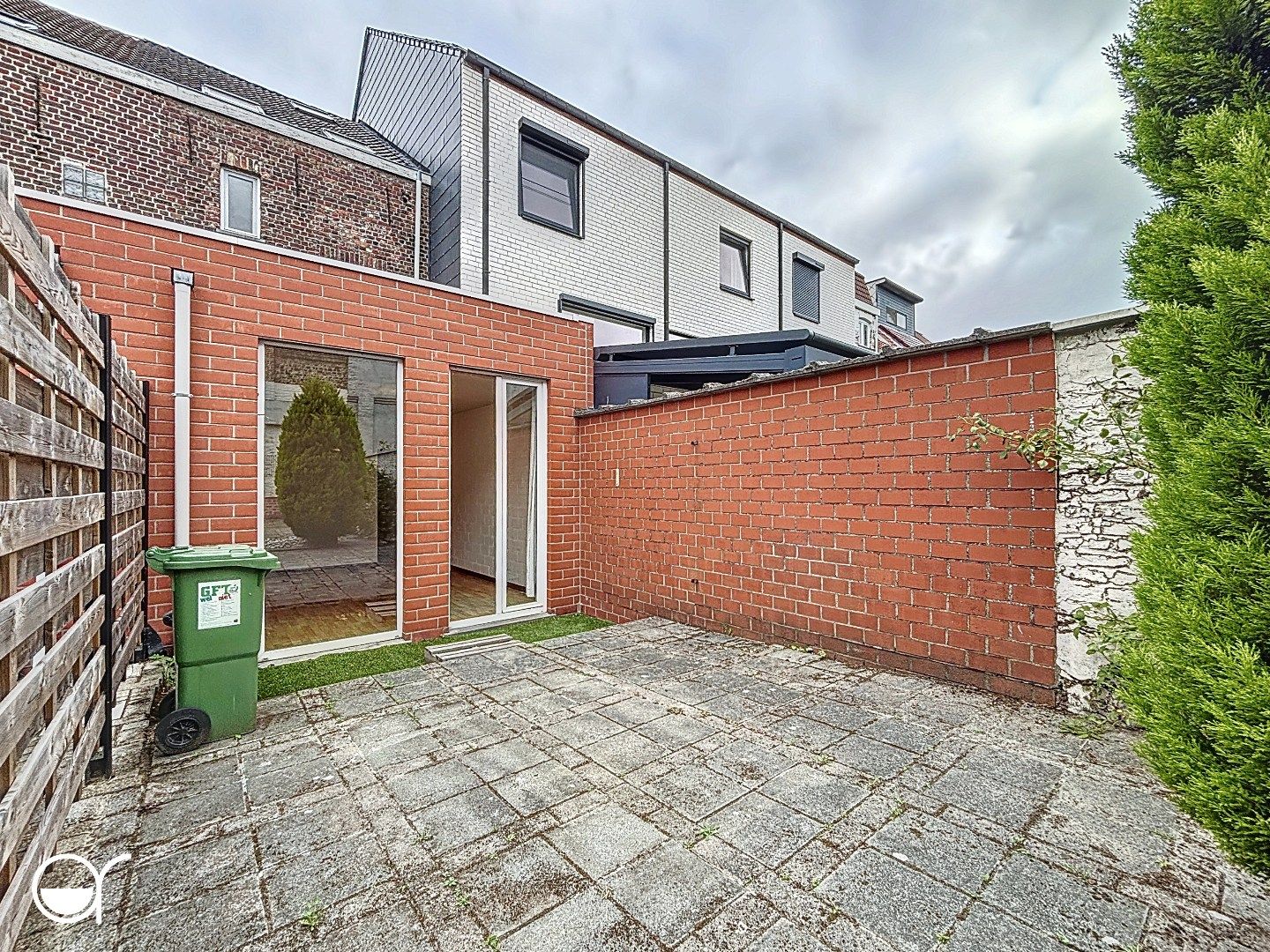 Op te frissen woning met grote tuin nabij Stropkaai foto 28
