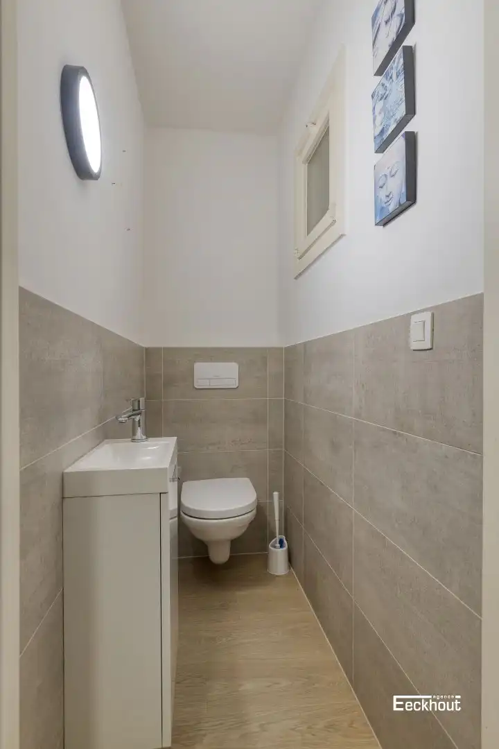 Ruim instapklaar appartement met 3 slaapkamers in centrum Oostende, met fietsenberging en dicht bij strand!  foto 12