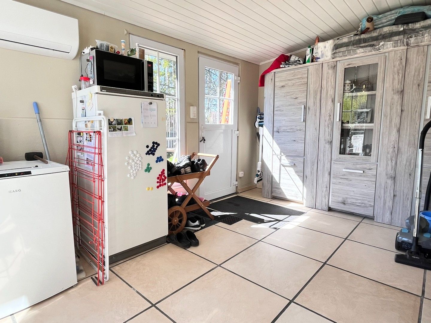 Bungalow met garage en tuin foto 18