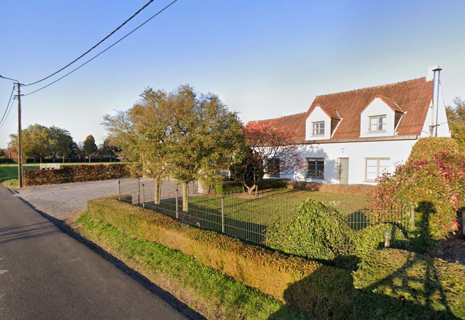 Hoofdfoto van de publicatie:  Landelijk en zeer rustig gelegen villa met 4 slaapkamers en loods (130m2) op 2.150 m2
