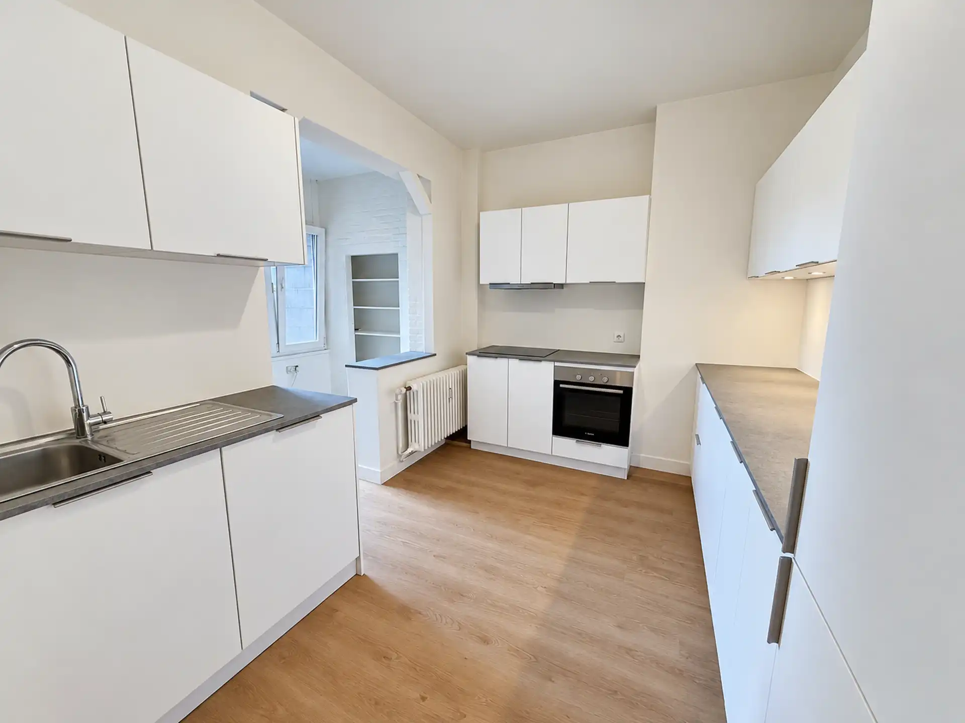 Ruim en lichtrijk appartement met 2 slaapkamers foto 6