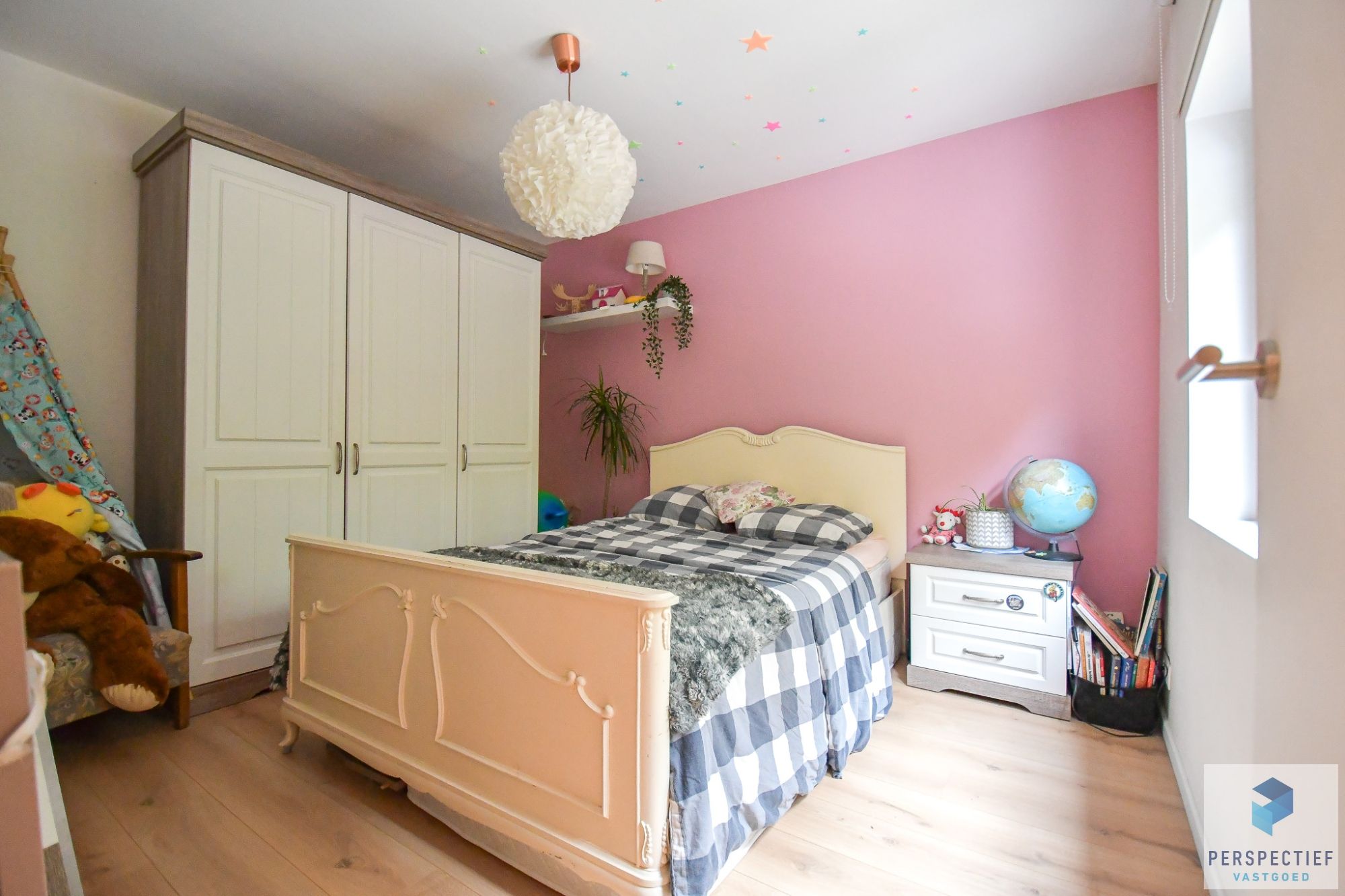 Uiterst GOED gelegen VERNIEUWDE woning met GROTE tuin foto 16