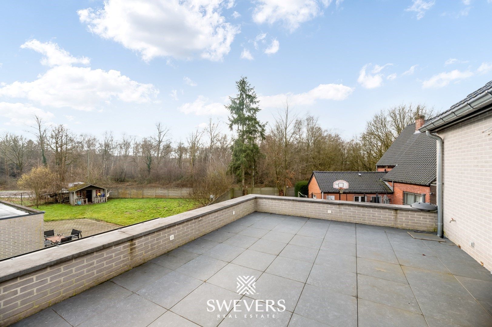 Zeer ruime, instapklare woning met 5 slaapkamers en 3 badkamers in Heusden-Zolder foto 15