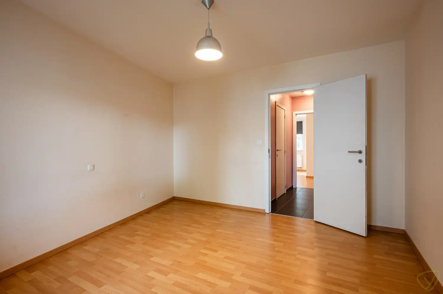 Sfeervol appartement te huur in het hart van Eeklo foto 13