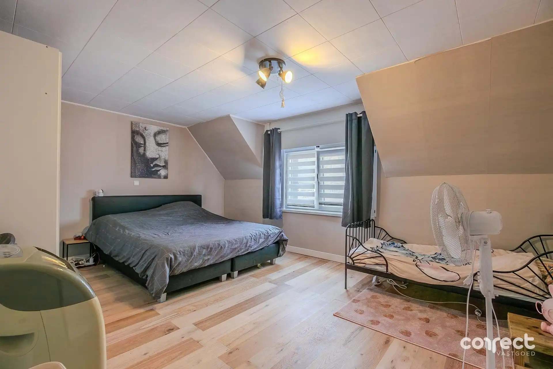 Gerenoveerde ( 2026 ) halfopen bebouwing met ruime tuin, garage en 3 slaapkamers. foto 7