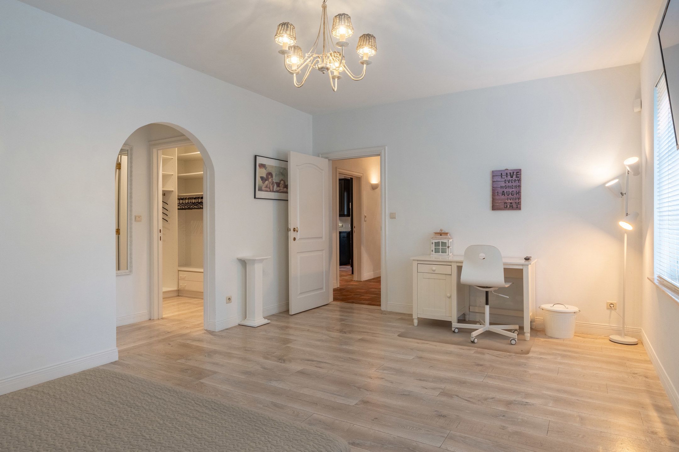 Prachtige villa met  residentiële ligging op 1.754 m² foto 18