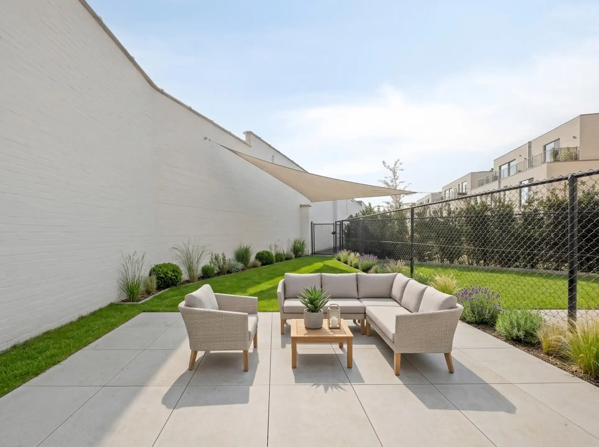 Stijlvol gelijkvloers appartement met tuin foto 23