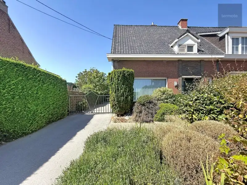 Hoofdfoto van de publicatie: halfopen woning