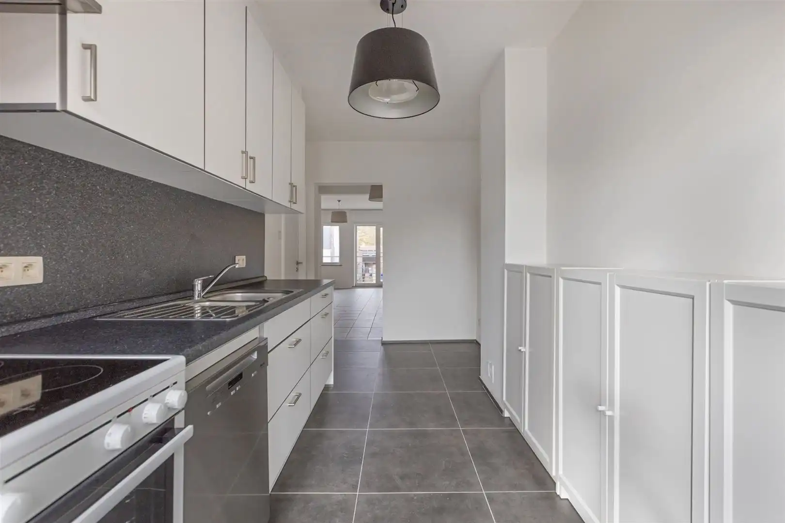 TE KOOP: Duplex-appartement (3slpks) met kantoorruimte of handelsruimte op topligging in Genk! foto 8