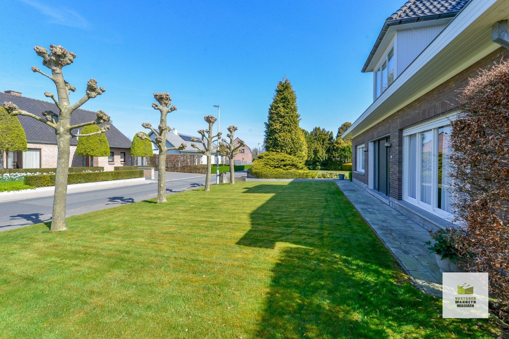 Ruime te renoveren villa met 4 slaapkamers en loods op 1696m2 te centrum Wingene foto 29