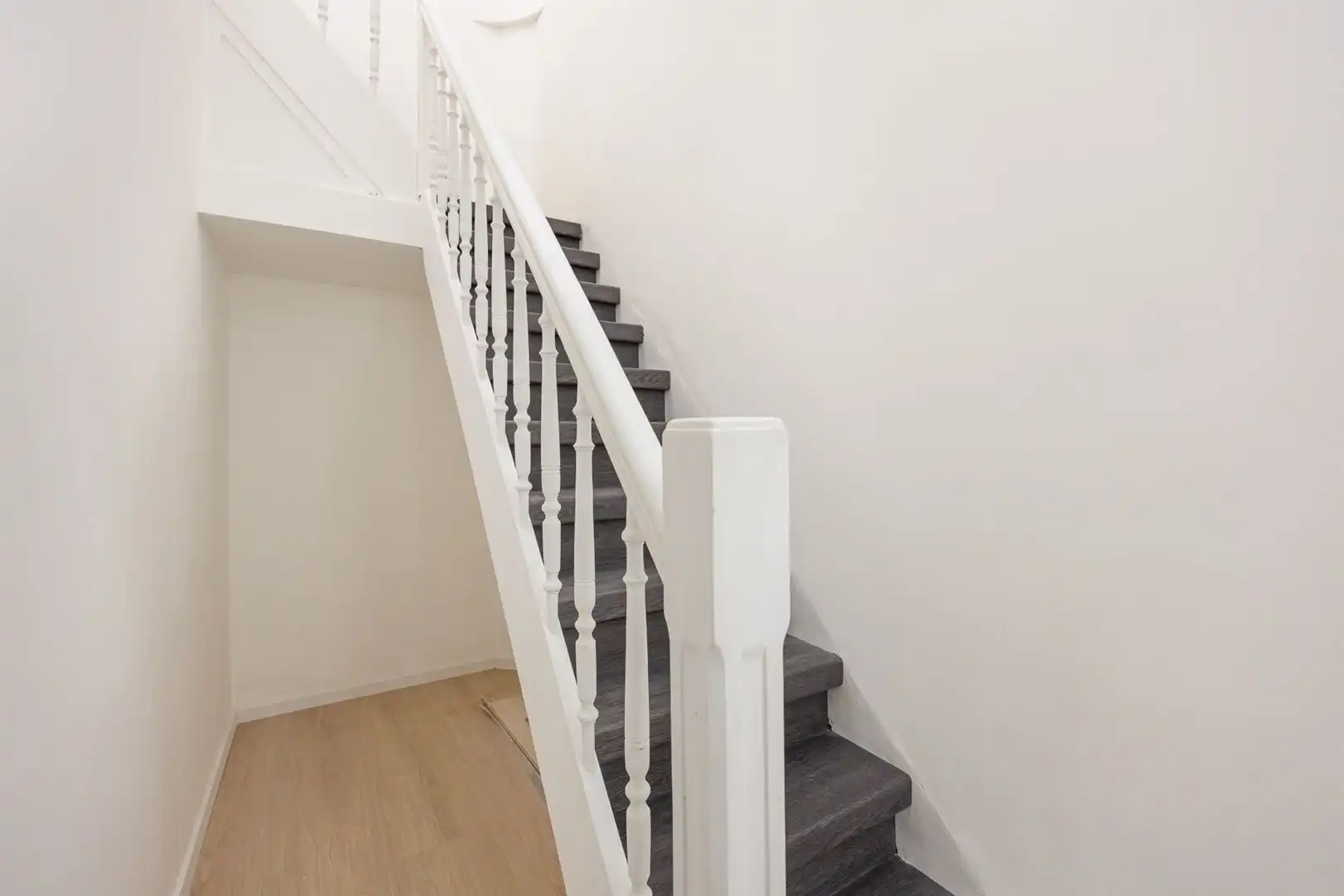 Volledig gerenoveerd & Energiezuinig: Ruime gezinswoning met 3 slaapkamers foto 11