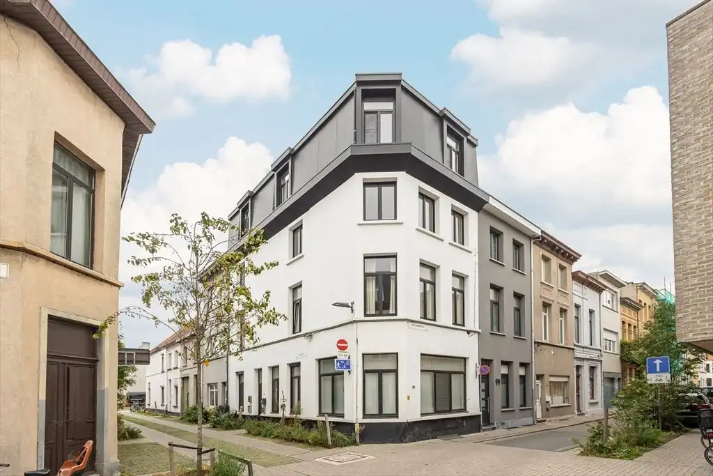 Recent gerenoveerd hoekappartement foto 12