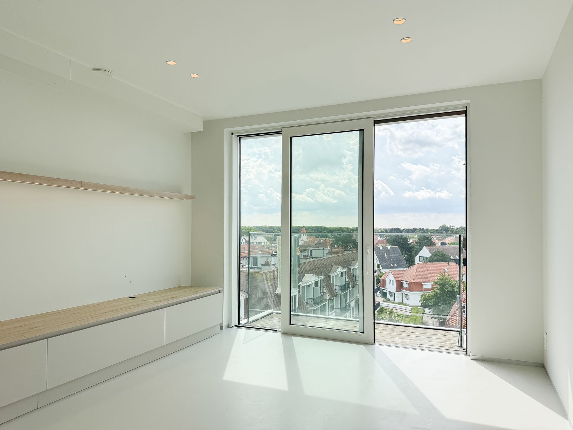 Stijlvol en lichtrijk appartement op toplocatie in het Zoute foto 5
