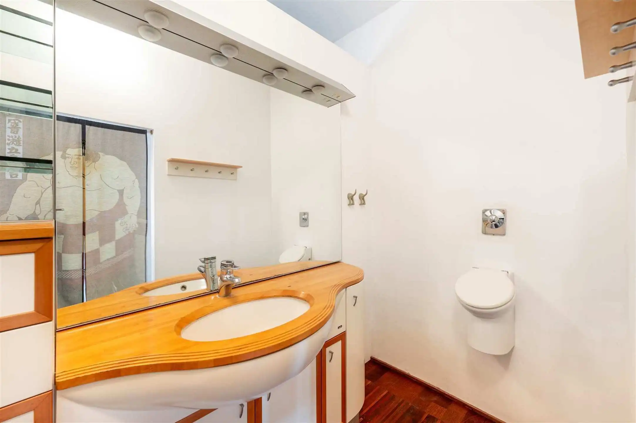 Herenhuis met zuidgerichte tuin en terras in het historisch centrum foto 28