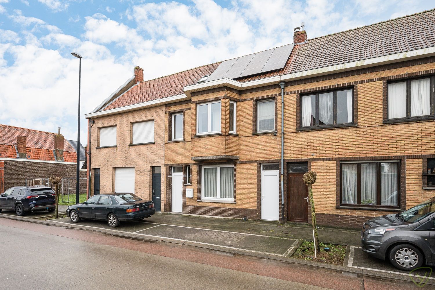 Volledig instapklare woning met ruime tuin in Adegem foto 27