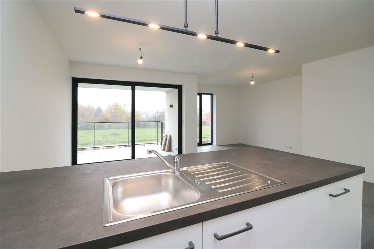 Nieuwbouwapp. met twee slpk, zuidterras op een gunstige ligging foto 8