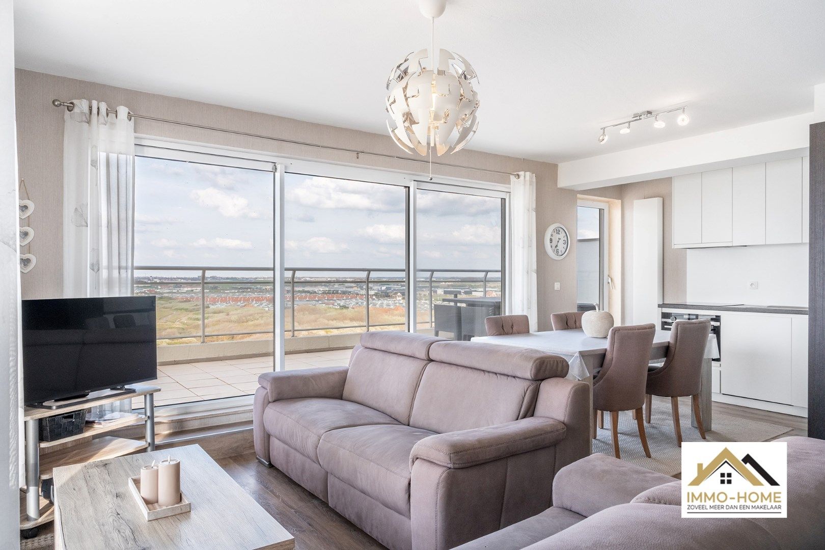 Prachtig hoekappartement met frontaal zeezicht foto 6