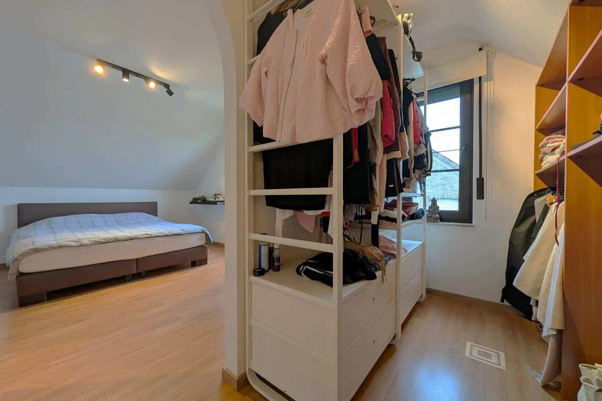 Instapklare gezinswoning met 3 slaapkamers en gezellige tuin foto 23