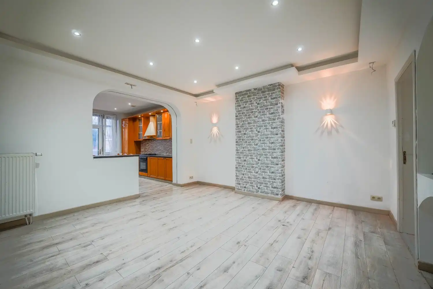 Instapklaar appartement met terras in Jette foto 2