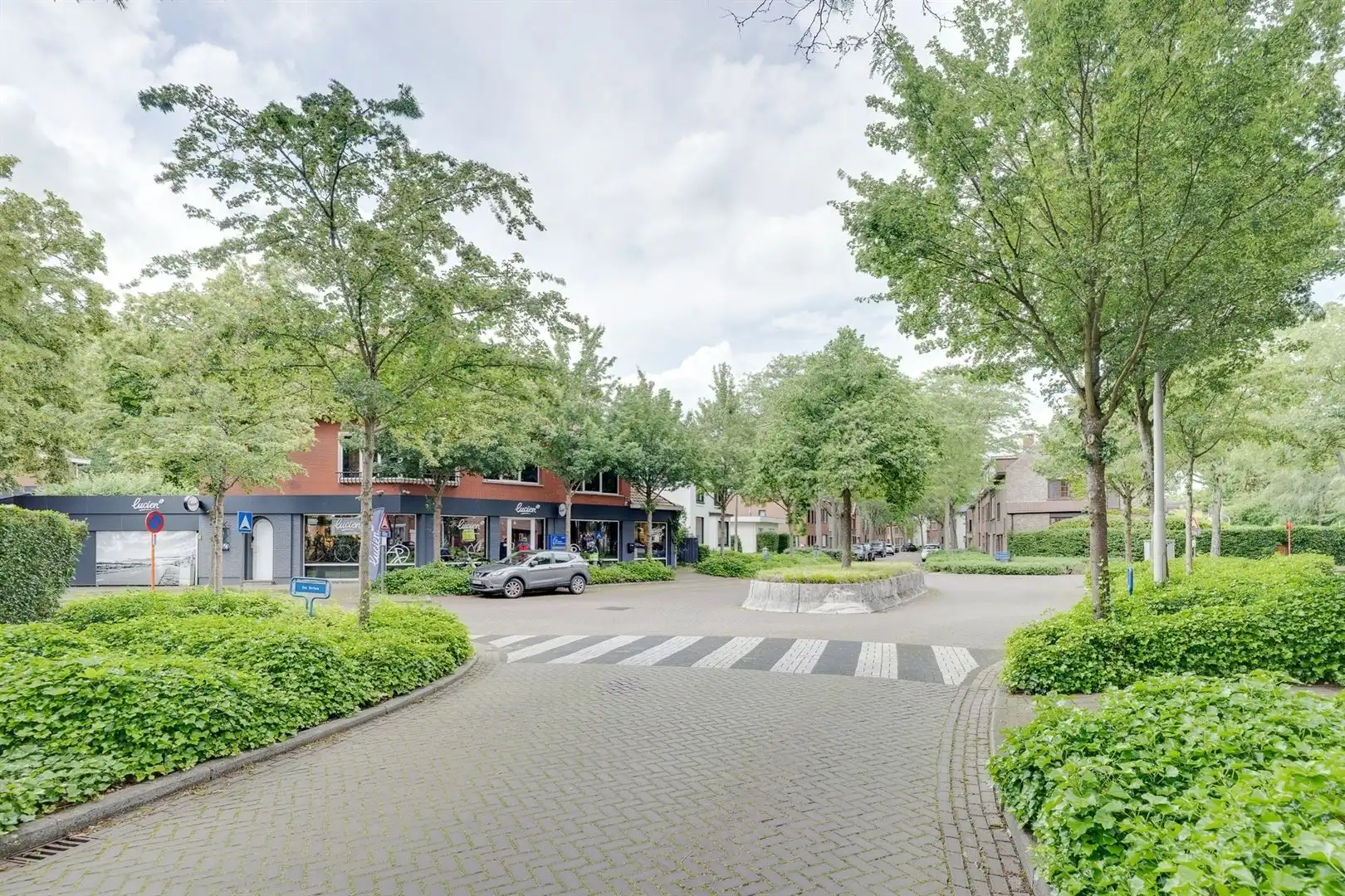 Toffe gezinswoning met 4 slaapkamers, 2 badkamers, garage en tuin foto 35