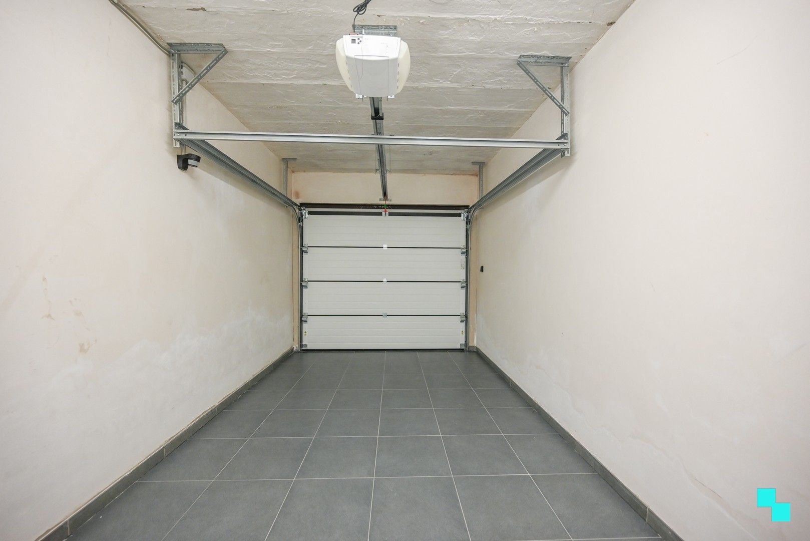 Instapklare eengezinswoning in een rustige buurt in Oostrozebeke! foto 10