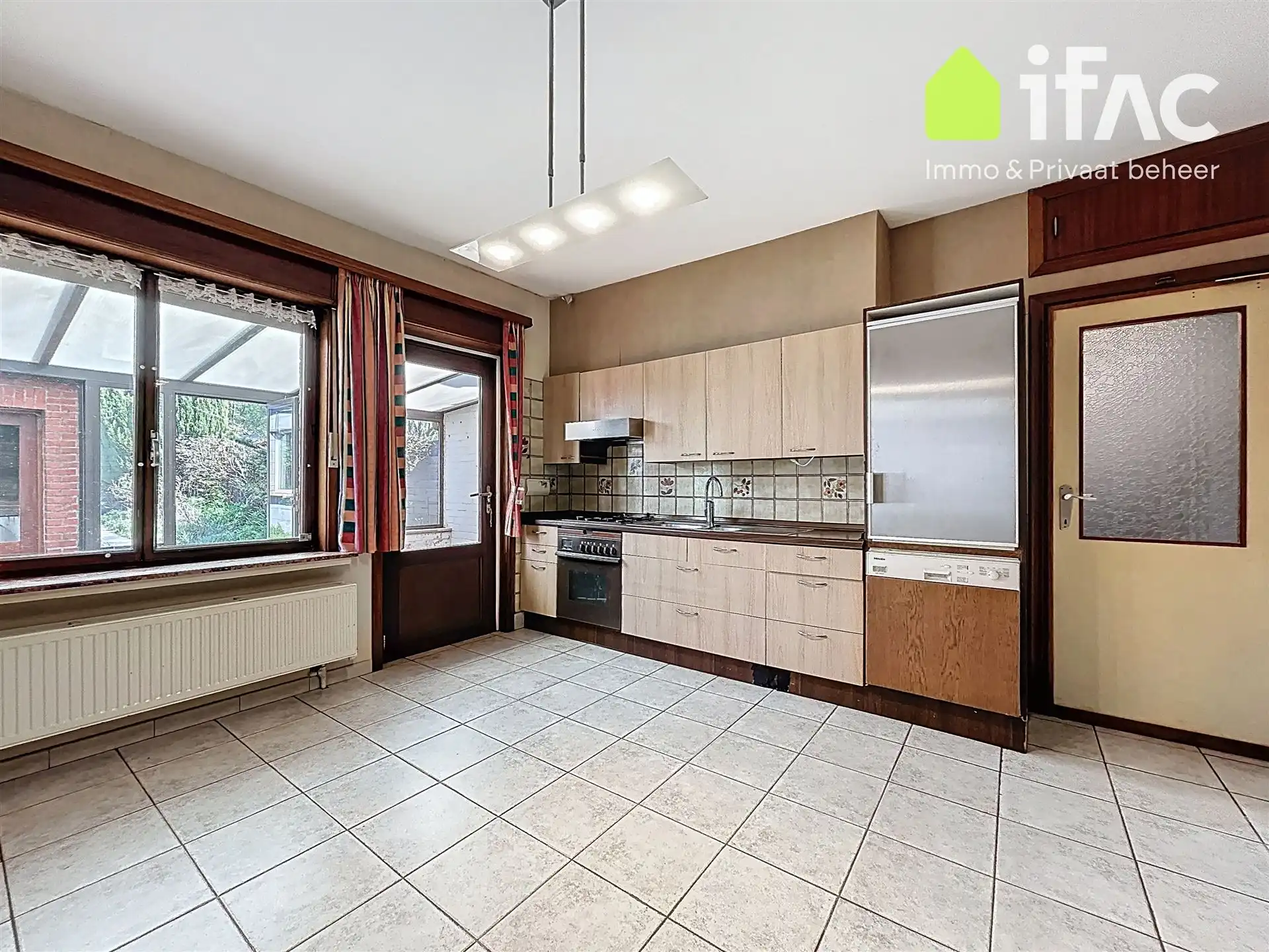 Uitstekend gelegen halfopen bebouwing met 3 slaapkamers foto 6
