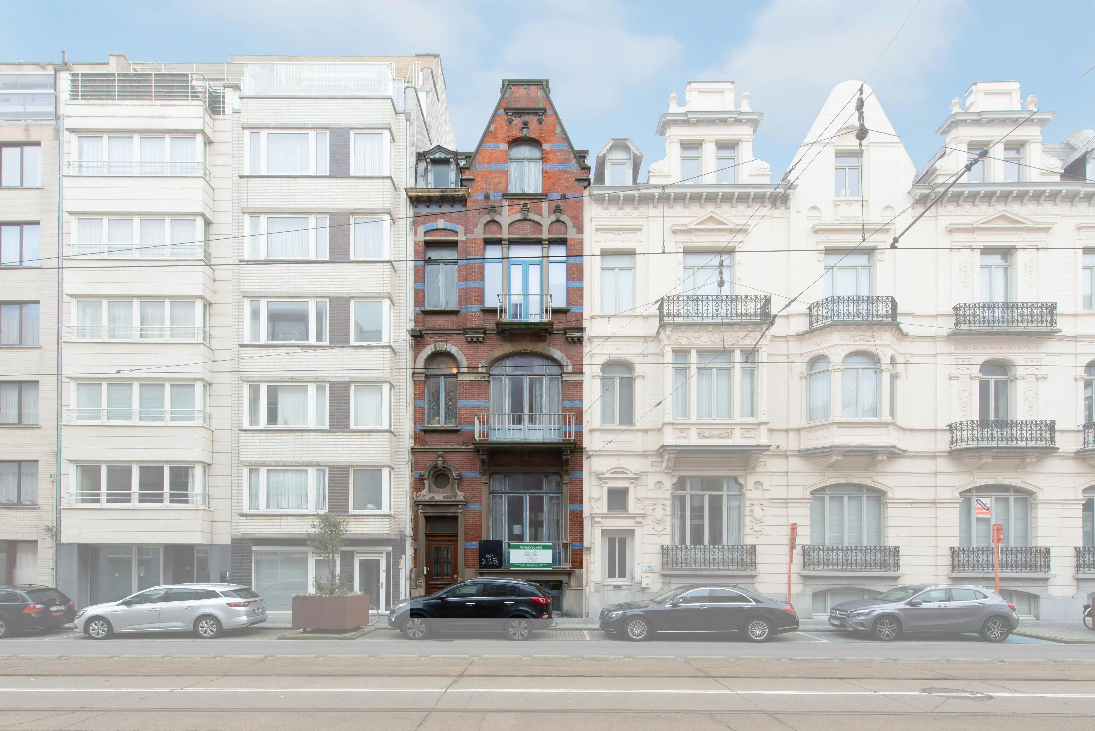 Hoofdfoto van de publicatie: Charmant herenhuis te koop te Oostende met veel mogelijkheden