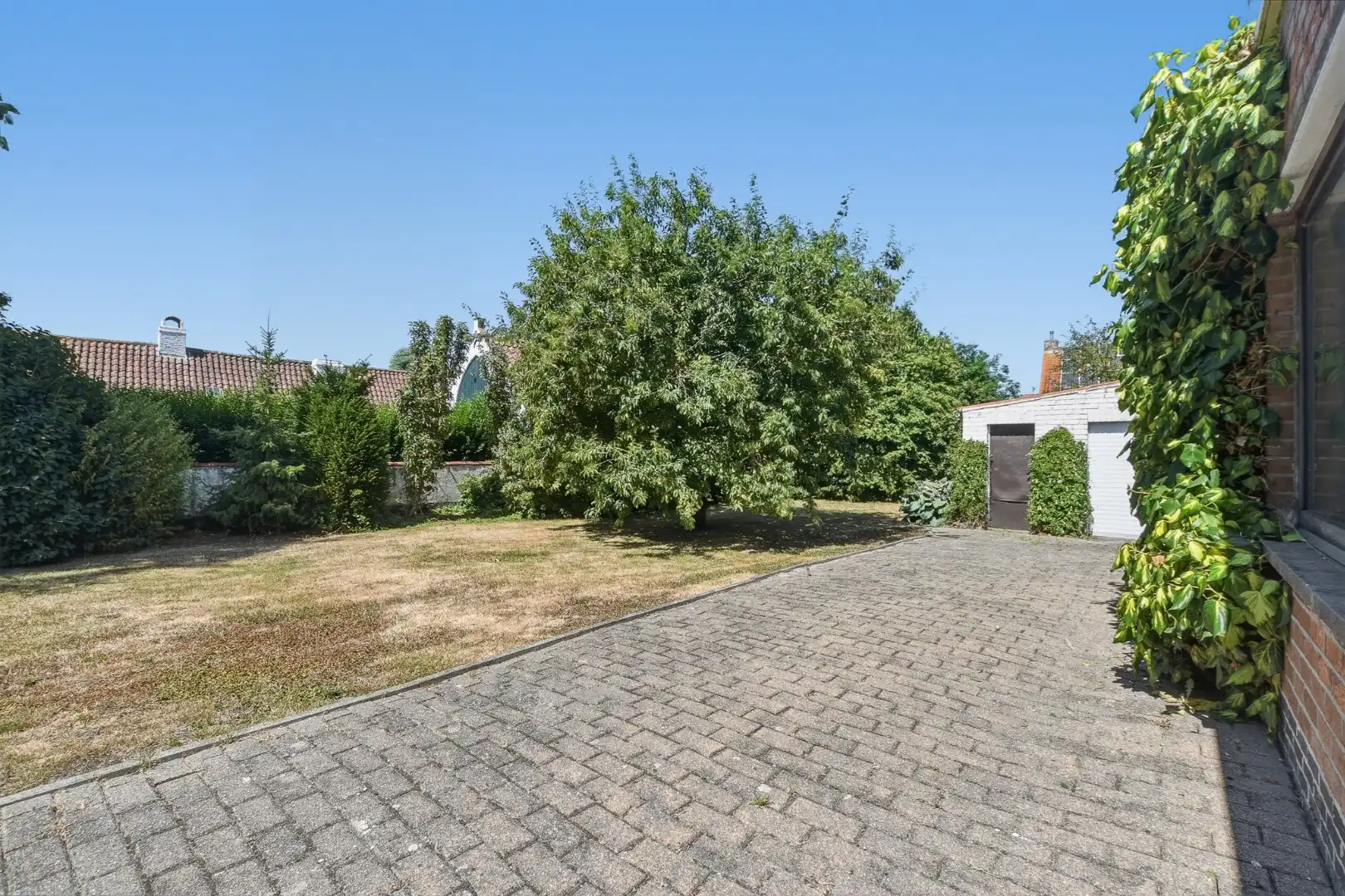 Authentieke en karaktervolle bungalow met veel mogelijkheden in Vosseslag, De Haan foto 9